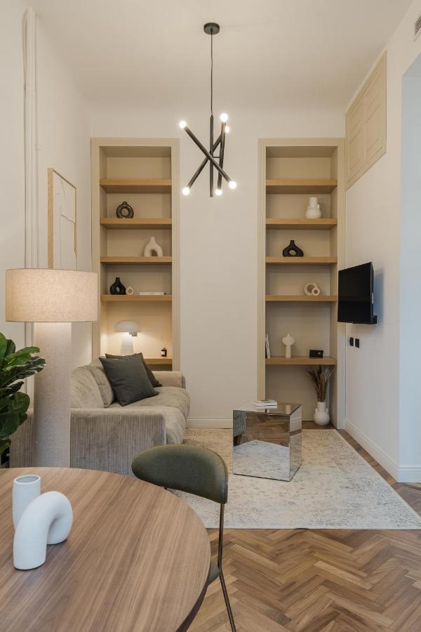 Casa Unica Milano - Elegant Apartment With Balcony - Centrale 1 Exterior foto