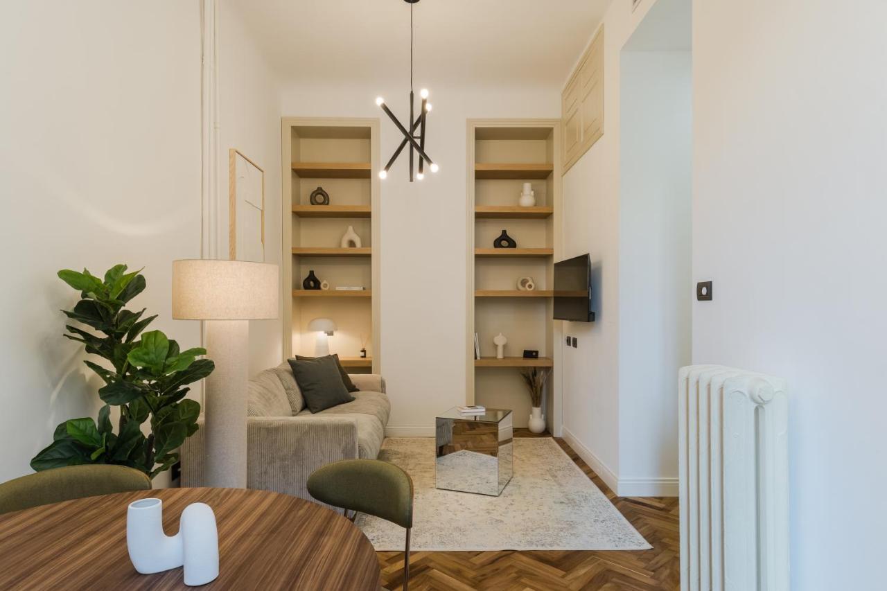 Casa Unica Milano - Elegant Apartment With Balcony - Centrale 1 Exterior foto